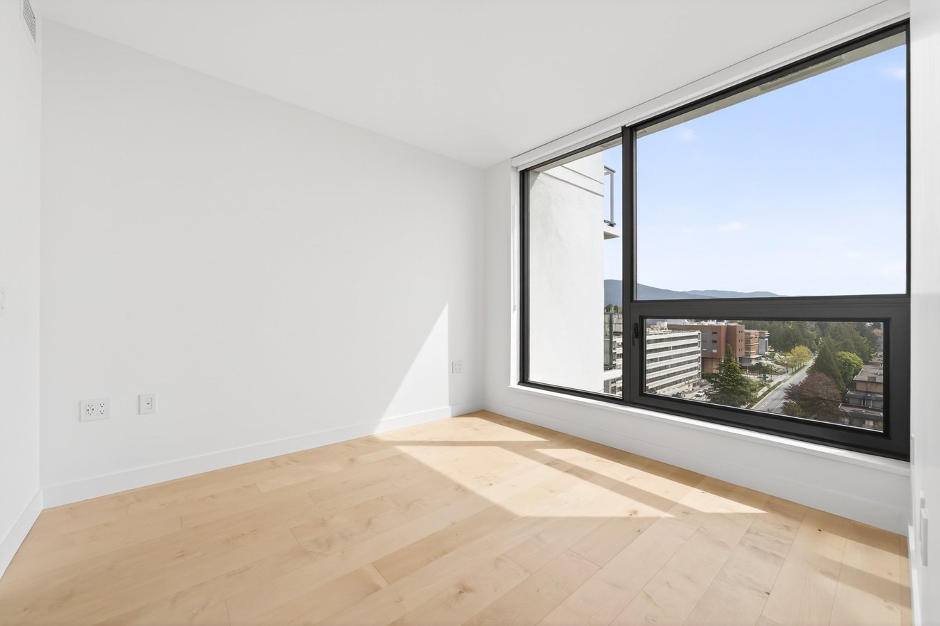 135 13th Street East - Photo 16
