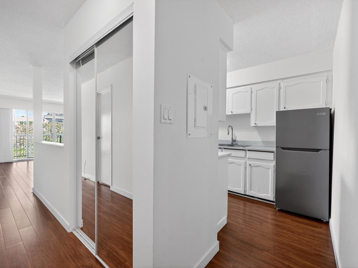 170 West 4th Street - Photo 4