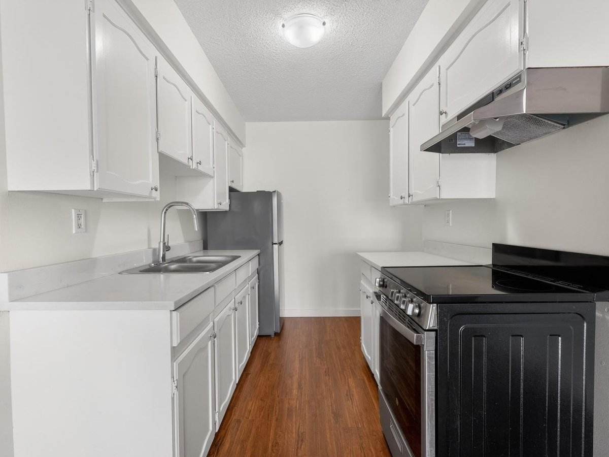 170 West 4th Street - Photo 5