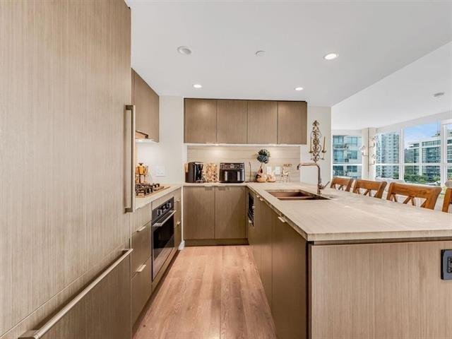 112 13th Street East - Photo 9