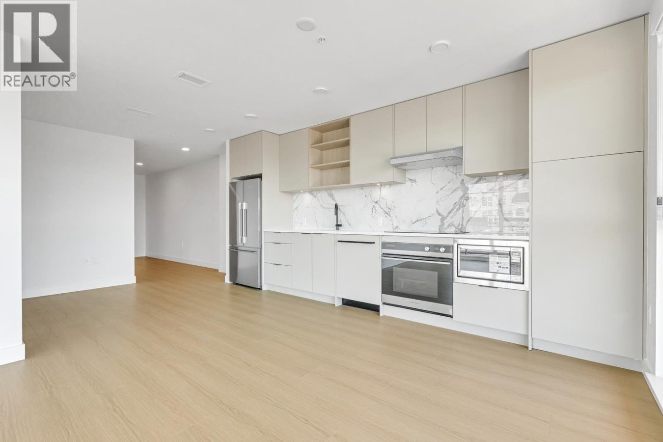 401 422 E 3RD STREET - Photo 5