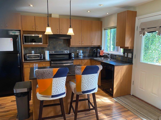 275 East 8th Street - Photo 4