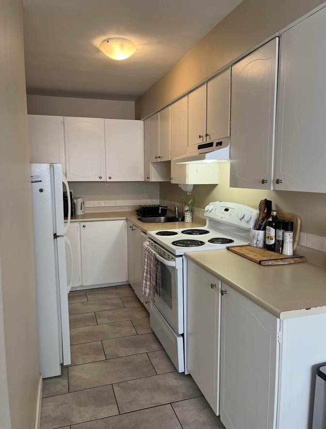 Central Lonsdale - Photo 1