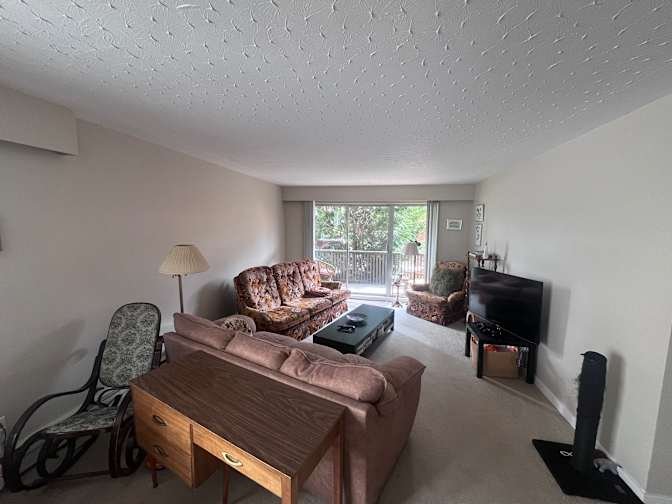 Central Lonsdale - Photo 6