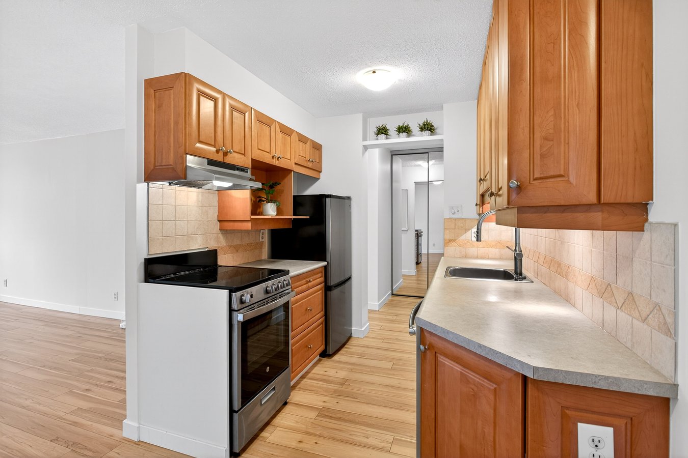 2016 Fullerton Avenue - Photo 1
