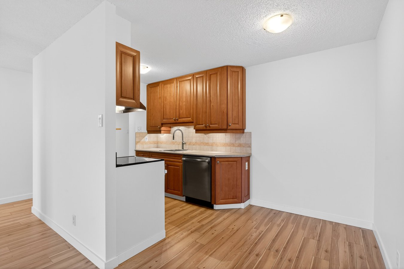 2016 Fullerton Avenue - Photo 3