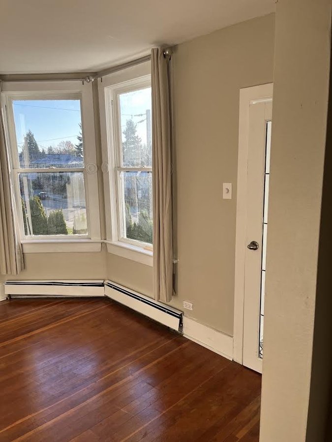 362 10th Street East - Photo 4
