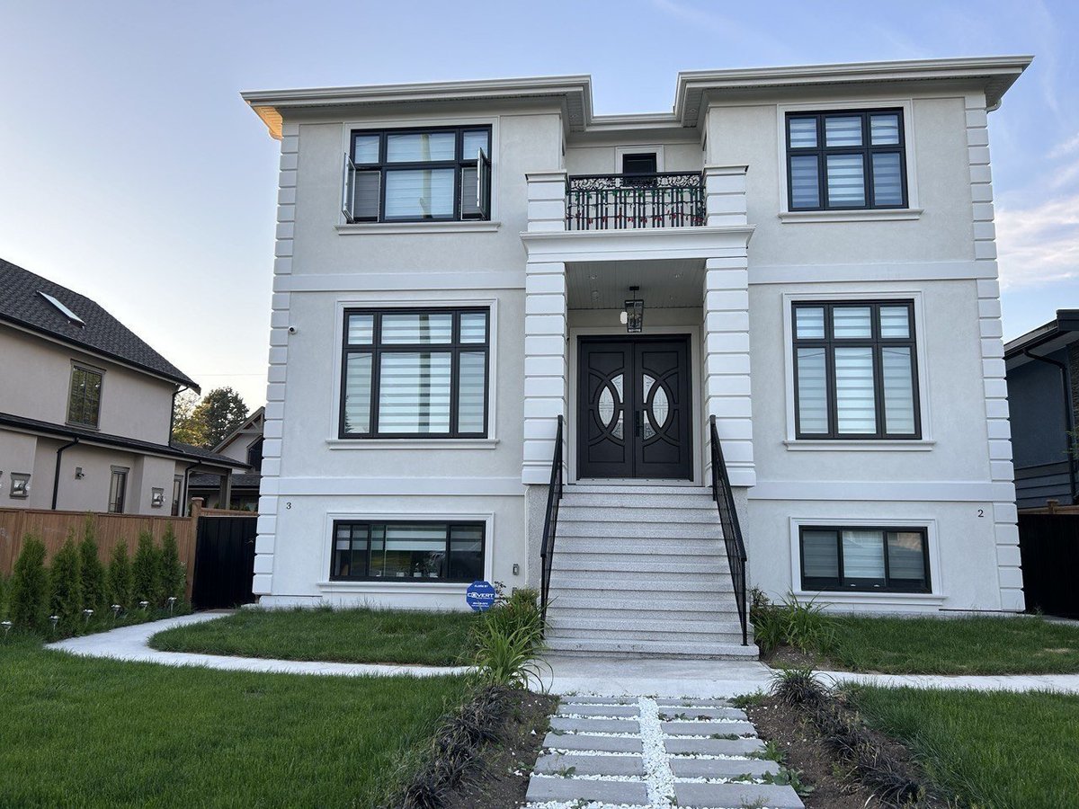 328 21st Street East - Photo 1