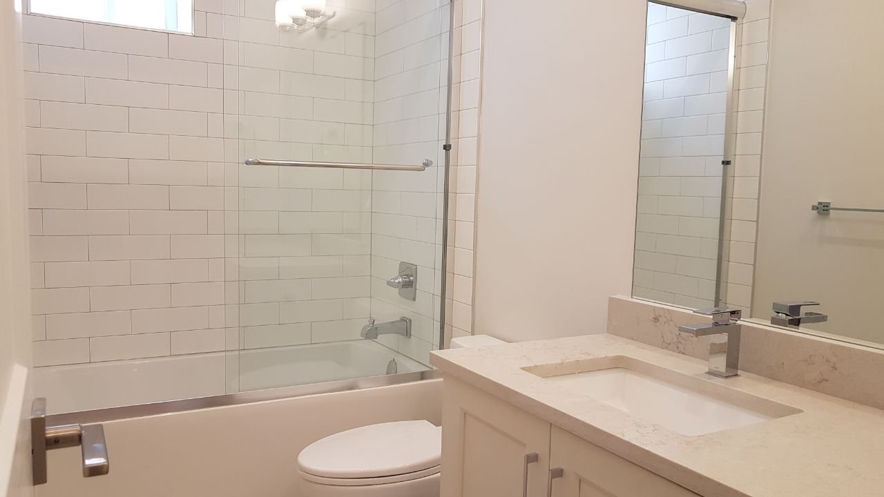 328 21st Street East - Photo 8