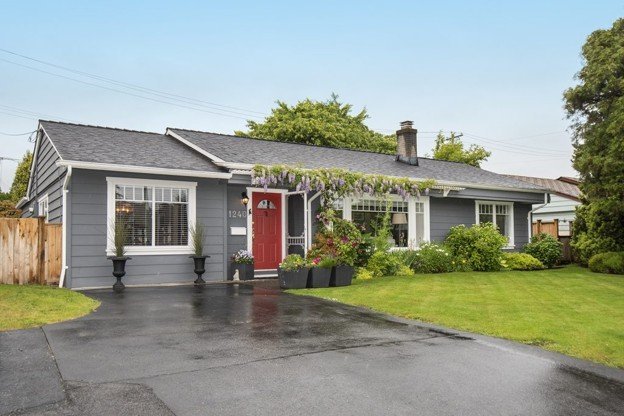 1240 Pinewood Crescent - Photo 1