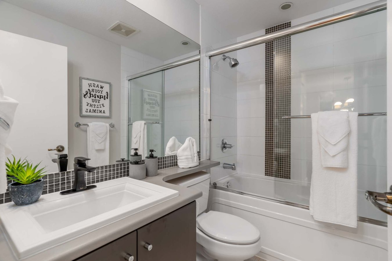 78 14th Street West - Photo 21