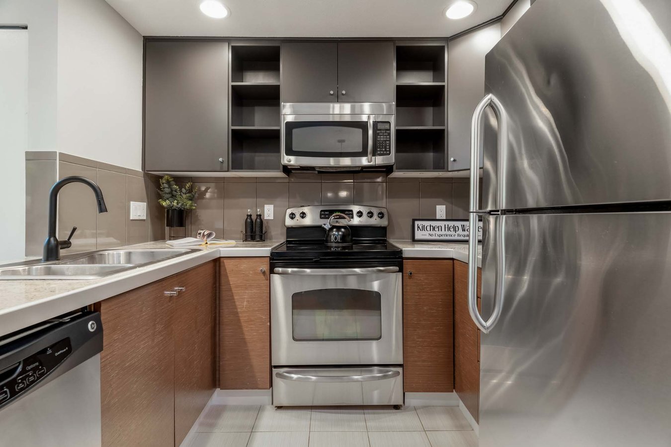 78 14th Street West - Photo 15