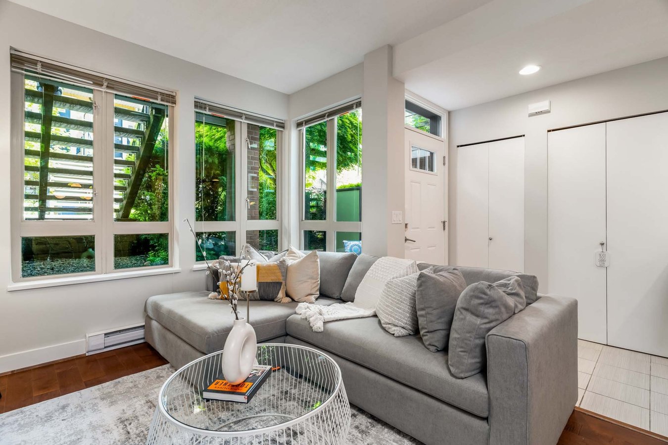 78 14th Street West - Photo 4