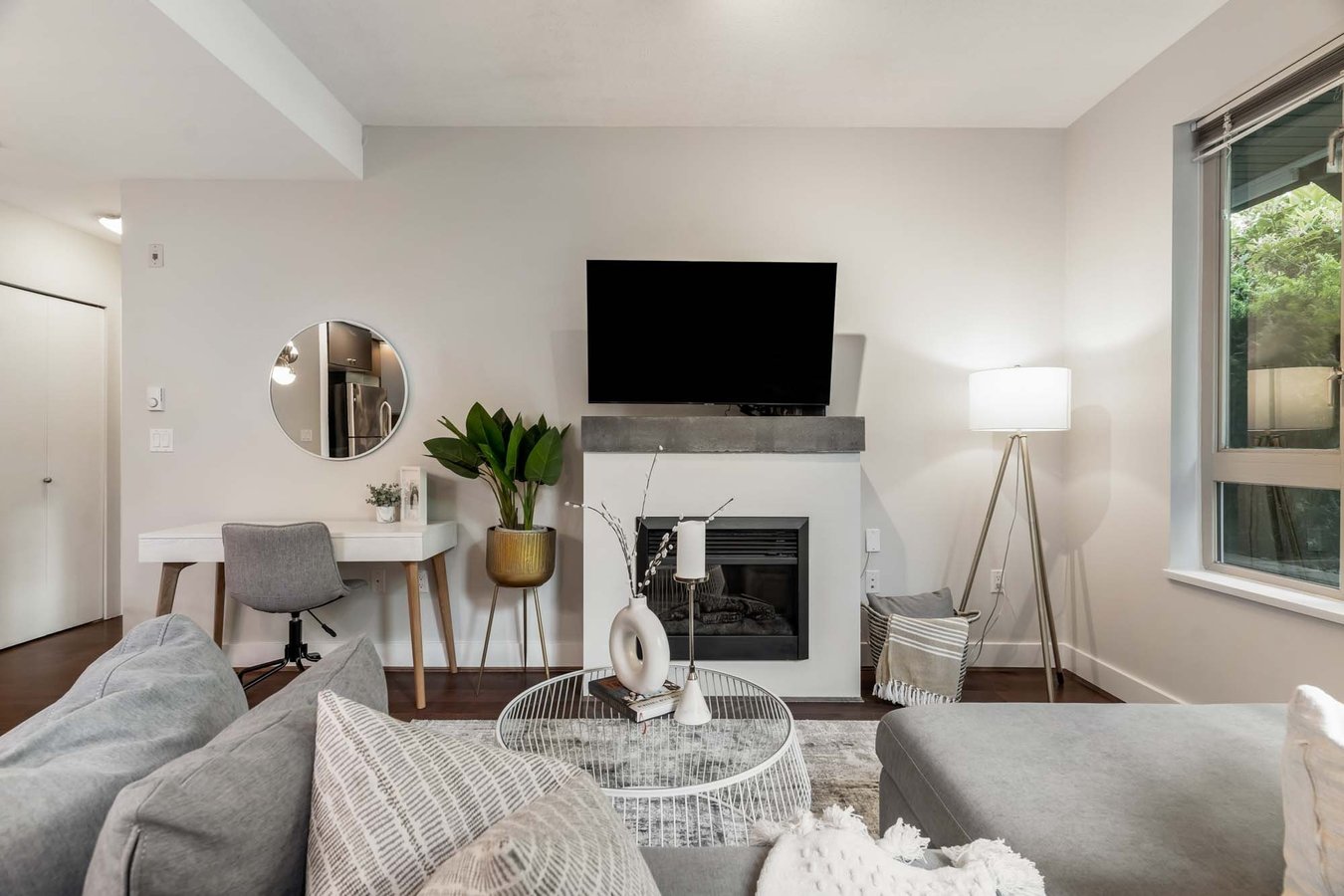 78 14th Street West - Photo 2