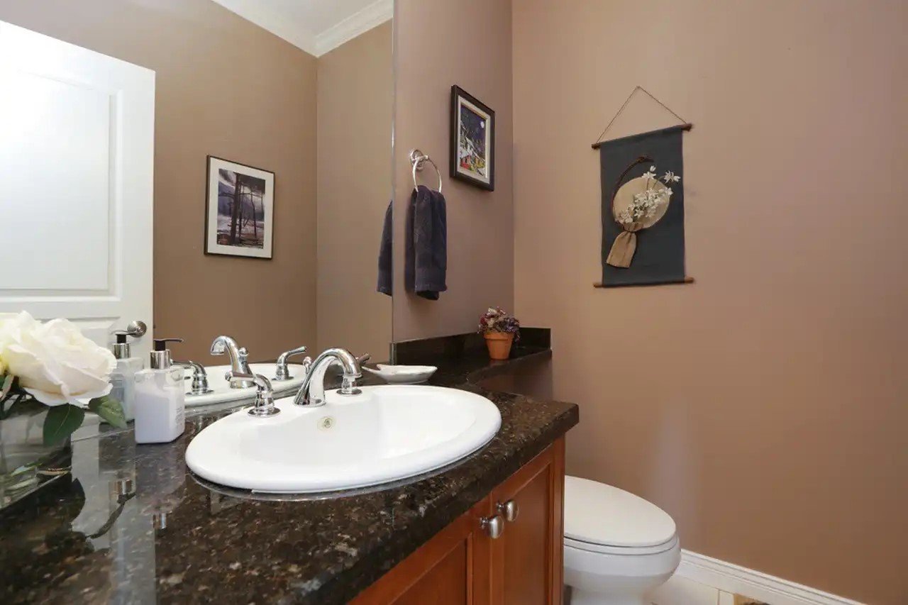 247 19th Street East - Photo 6
