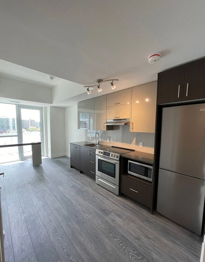188 Fairview Mall Drive - Photo 2