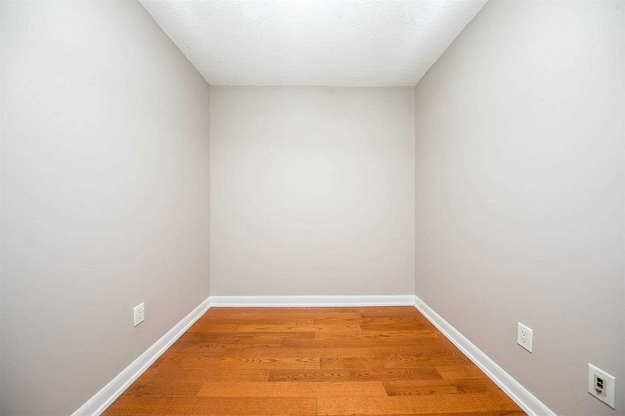 23 Sheppard Avenue East - Photo 4