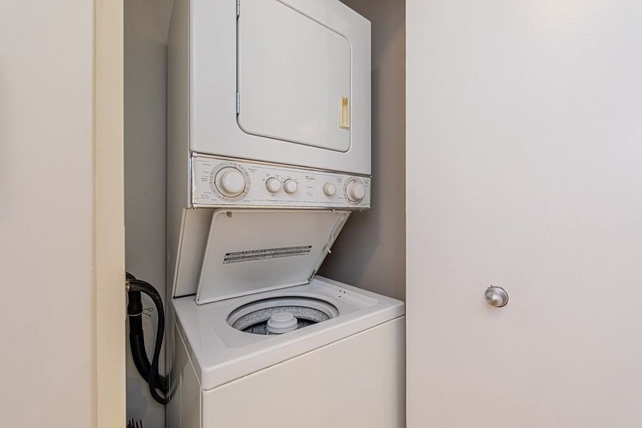 23 Sheppard Avenue East - Photo 10