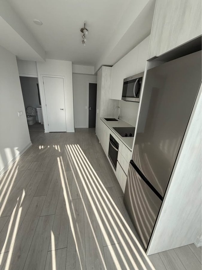 955 Bay Street - Photo 3
