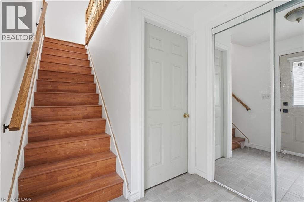 1049 GLENCAIRN Avenue Unit# GARAGE UPPER - Photo 4
