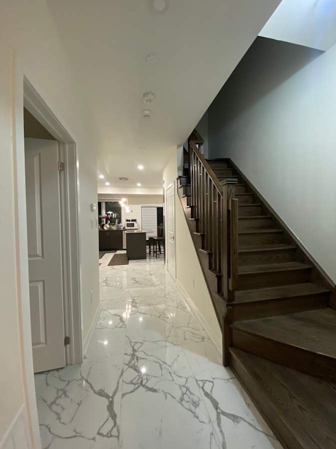 Downsview - Photo 5