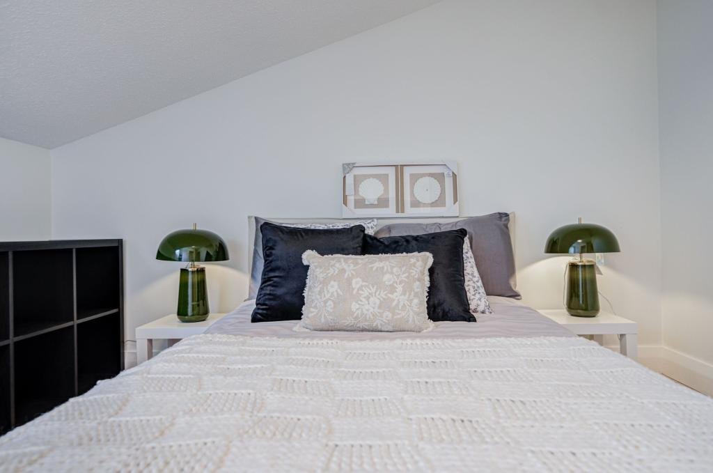 272 McNicoll Avenue - Photo 2