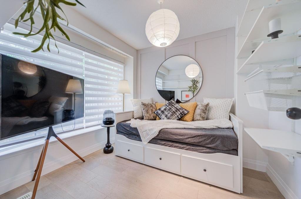 272 McNicoll Avenue - Photo 4