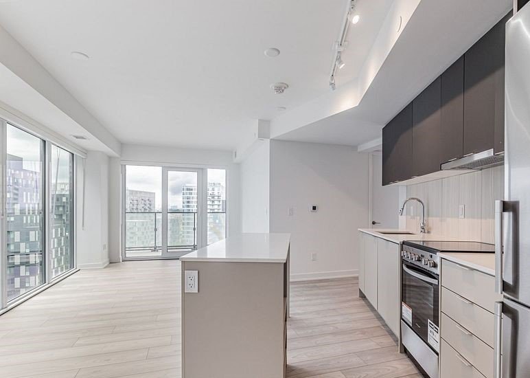 8 Tippett Road - Photo 9