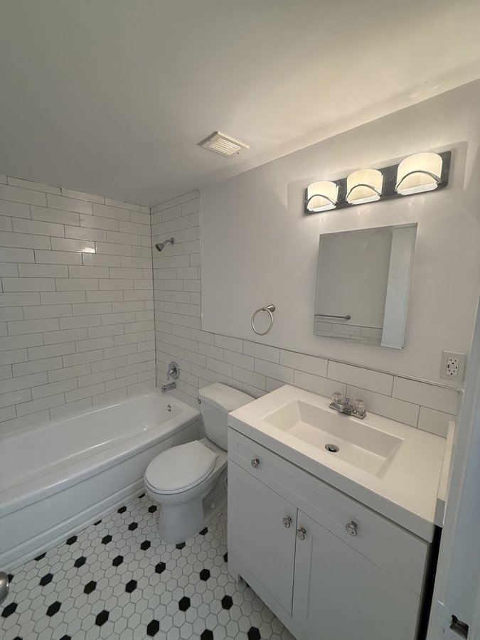 1210 York Mills Road - Photo 8