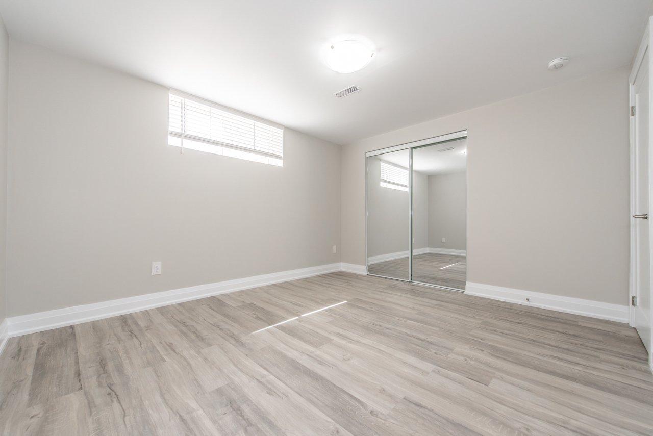 569 Roding Street - Photo 11