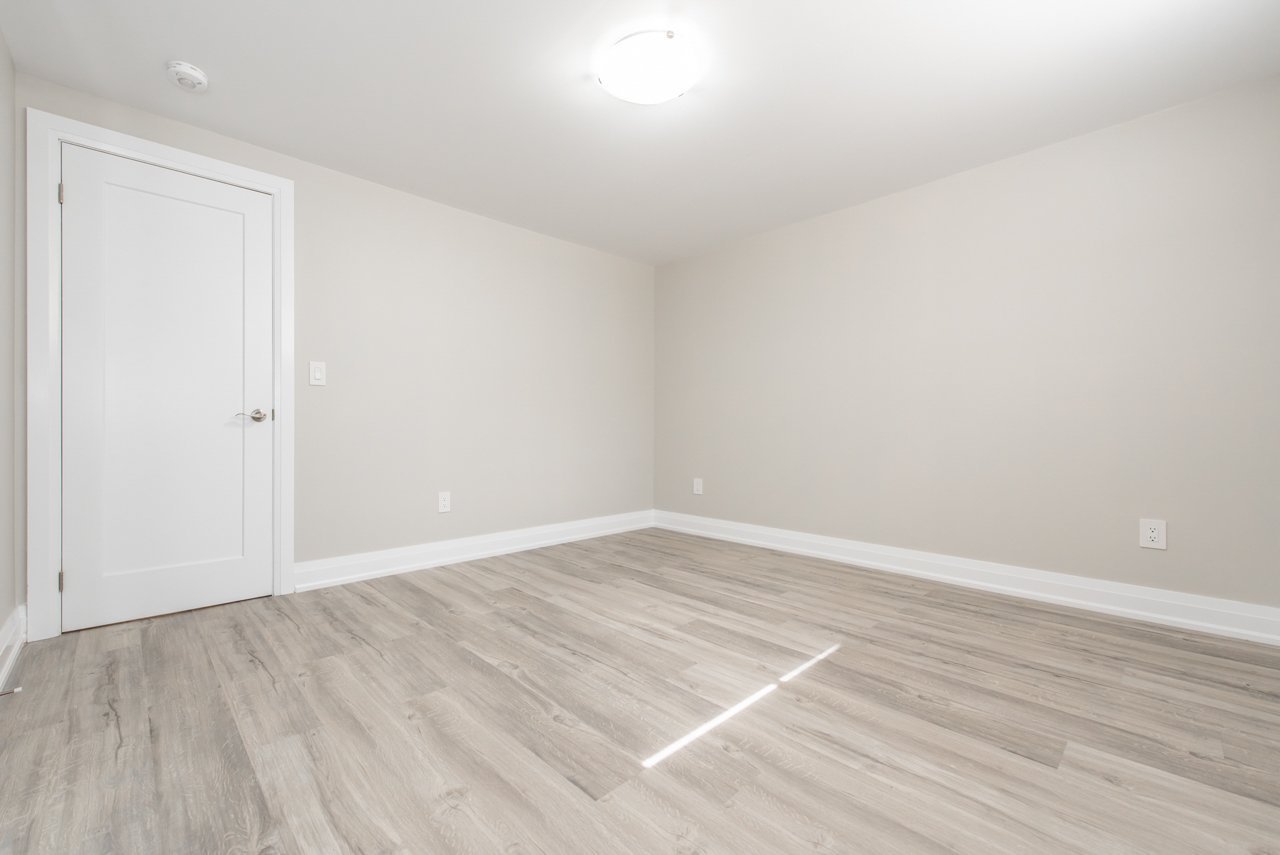569 Roding Street - Photo 13