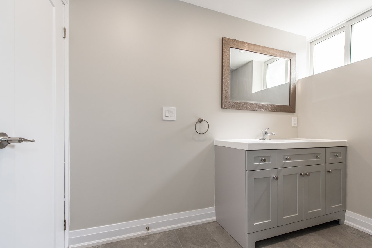 569 Roding Street - Photo 15