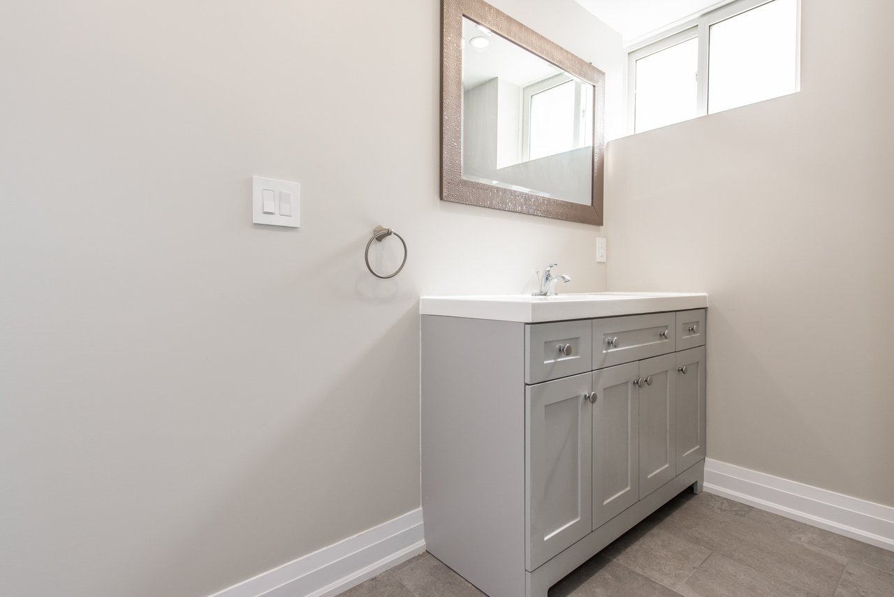 569 Roding Street - Photo 17