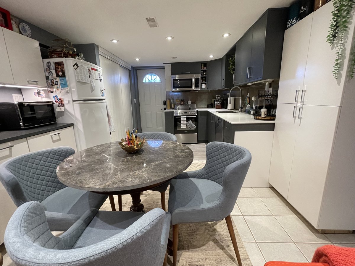 41 Athabaska Avenue - Photo 10