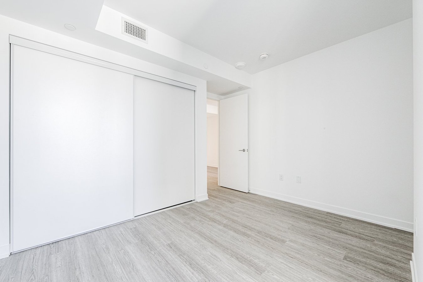 15 David Salomon Drive - Photo 22