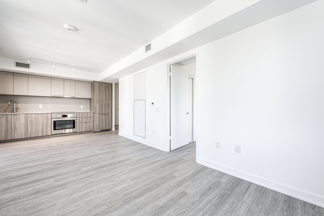 15 David Salomon Drive - Photo 10