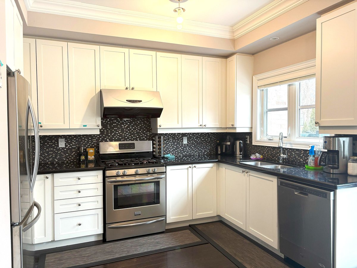 2679 Bathurst Street - Photo 2