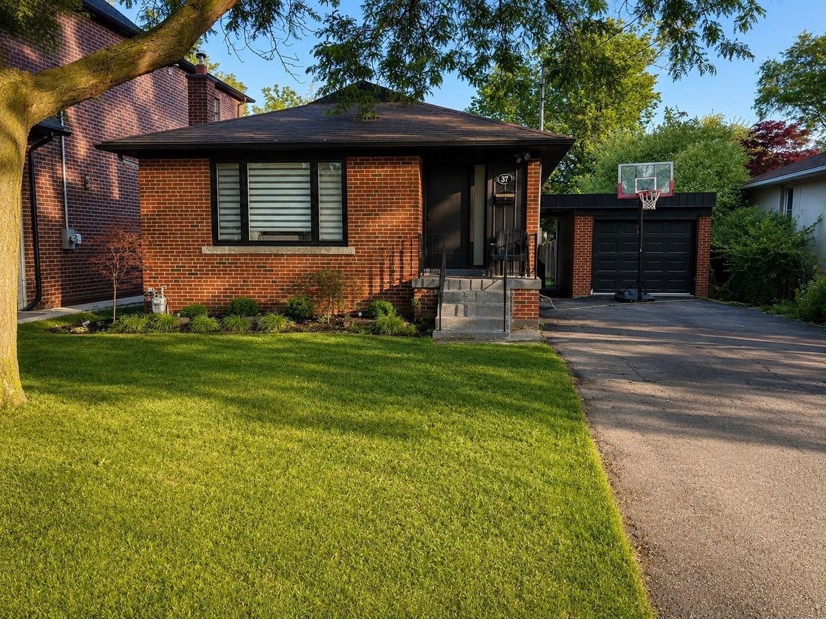 37 Bainbridge Avenue - Photo 1