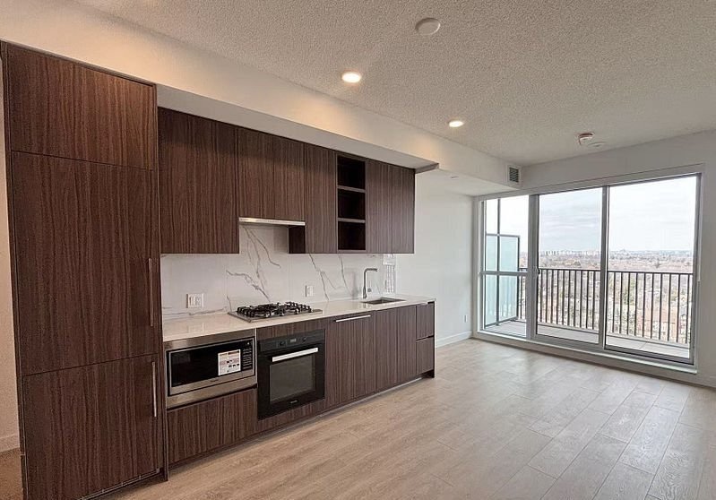 18 Esther Shiner Boulevard - Photo 3