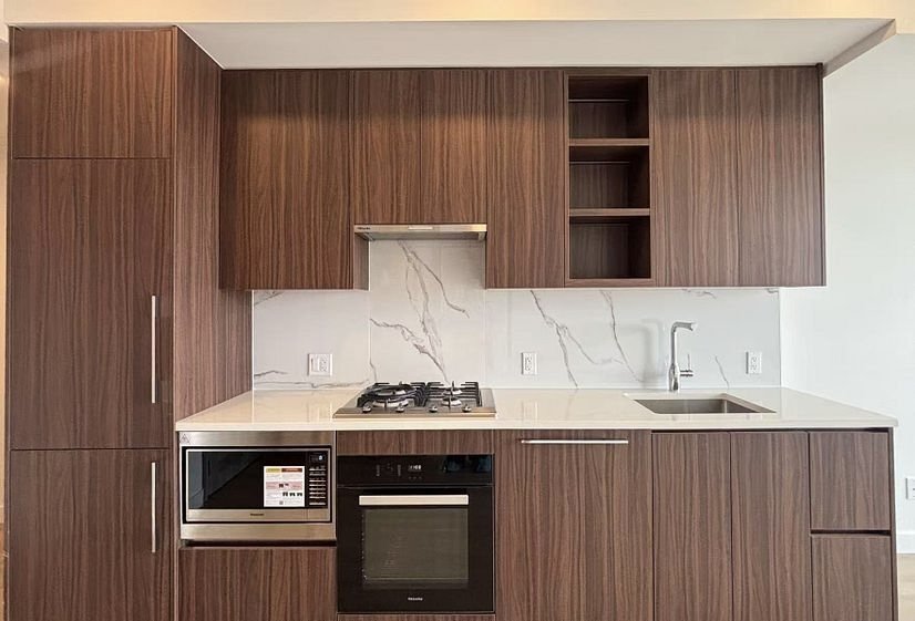 18 Esther Shiner Boulevard - Photo 4