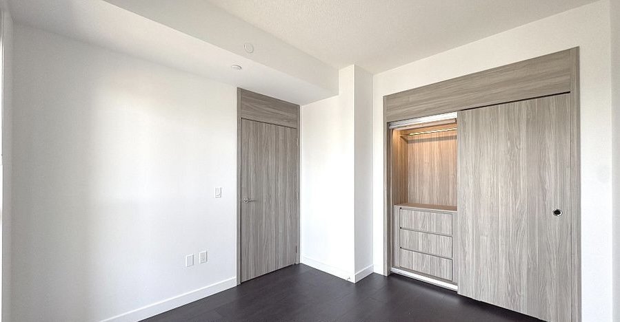 18 Esther Shiner Boulevard - Photo 6