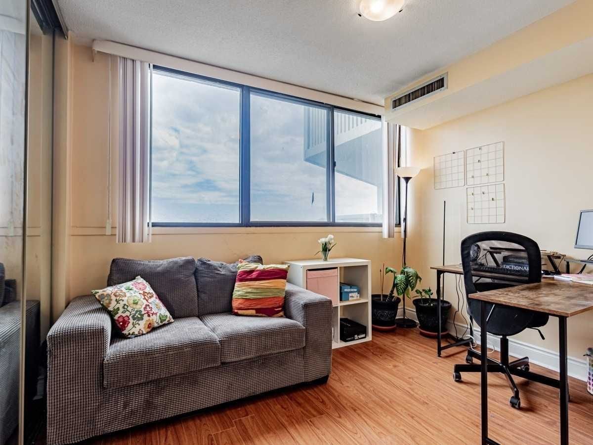 150 Neptune Drive - Photo 3
