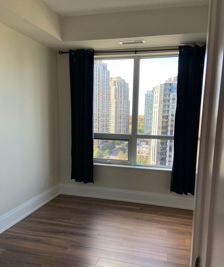 30 Harrison Garden Boulevard - Photo 5