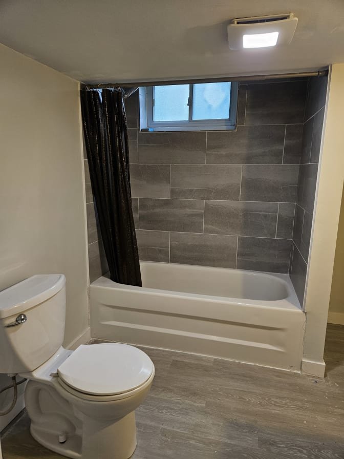 North York - Photo 12