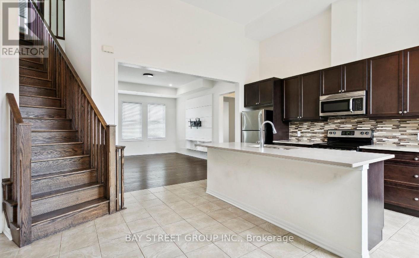 3091 GEORGE SAVAGE AVENUE NE - Photo 15