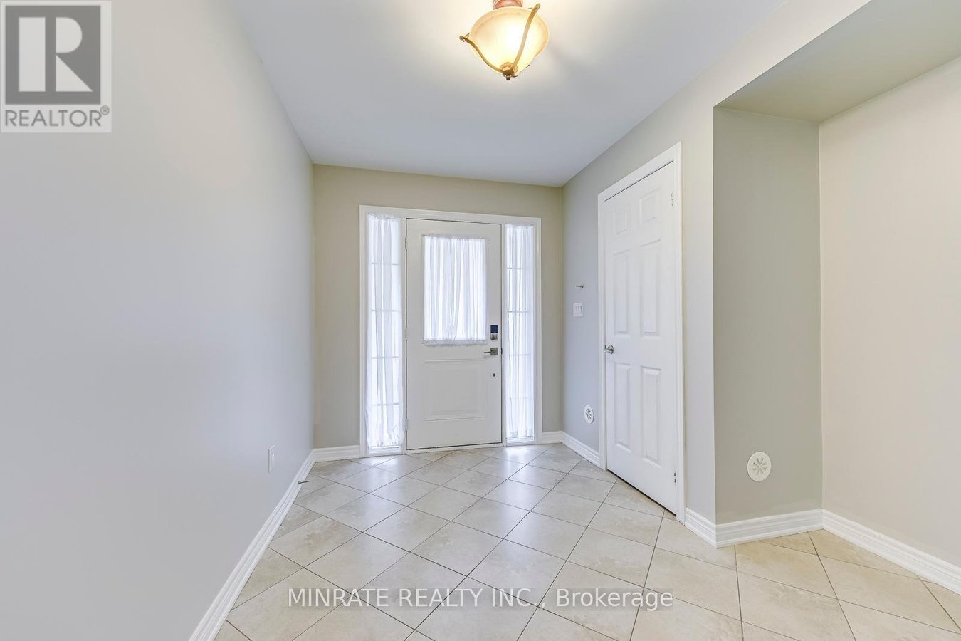 8 - 2435 GREENWICH DRIVE - Photo 2