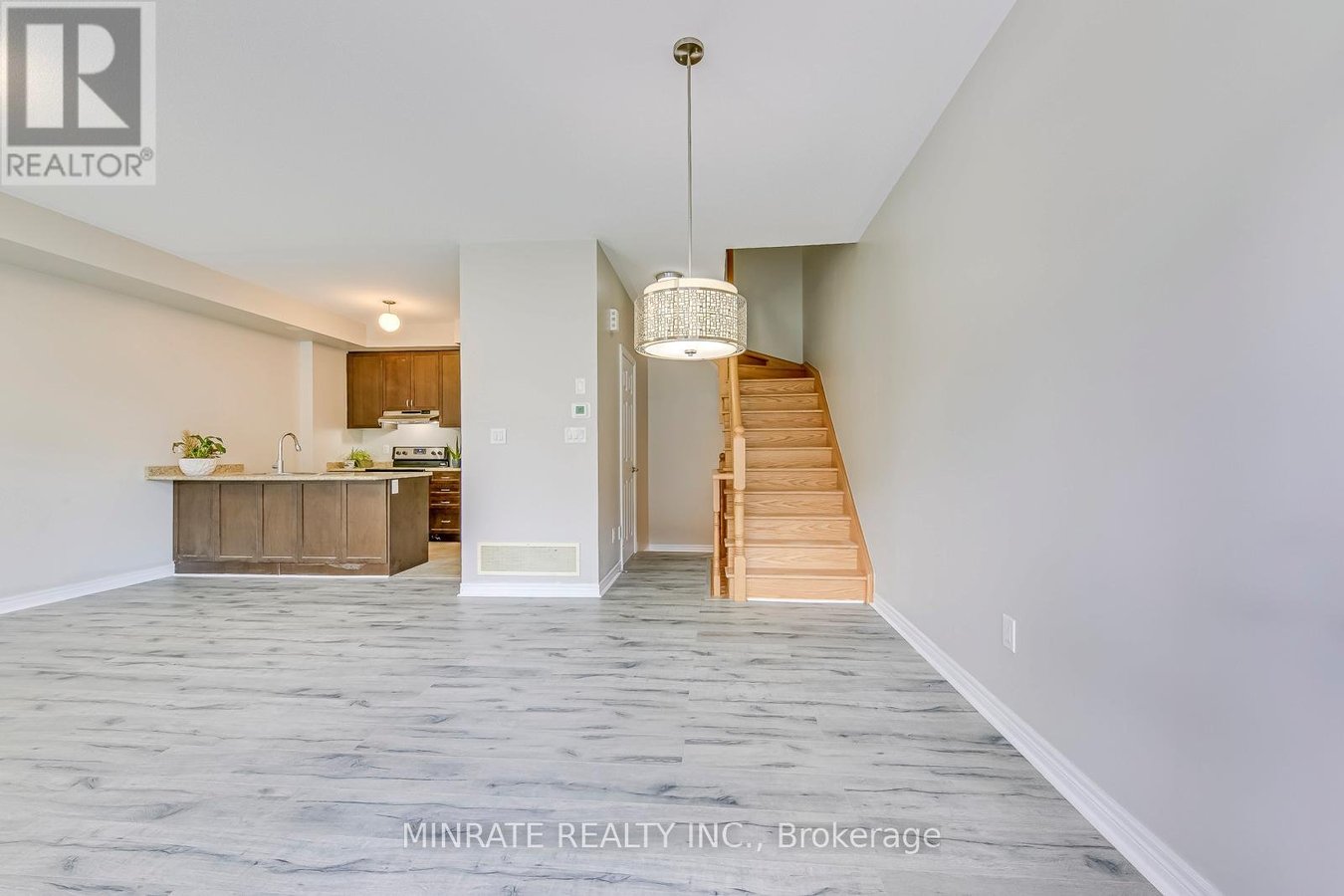 8 - 2435 GREENWICH DRIVE - Photo 3