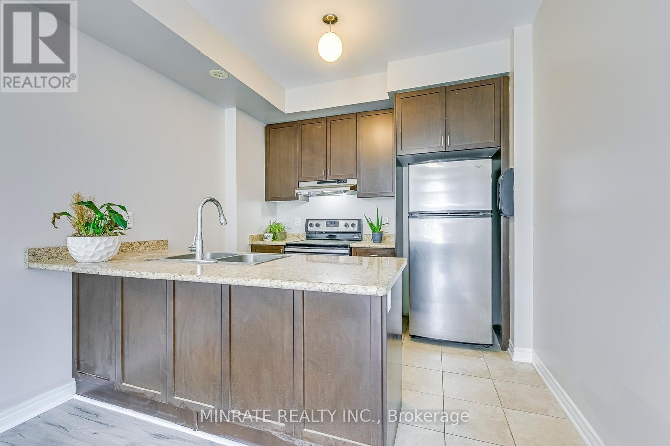 8 - 2435 GREENWICH DRIVE - Photo 9