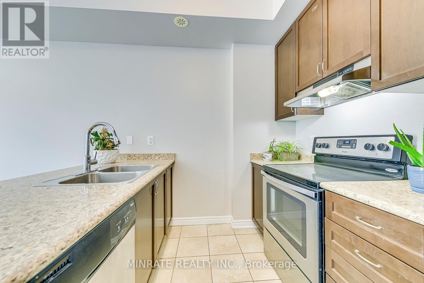 8 - 2435 GREENWICH DRIVE - Photo 10