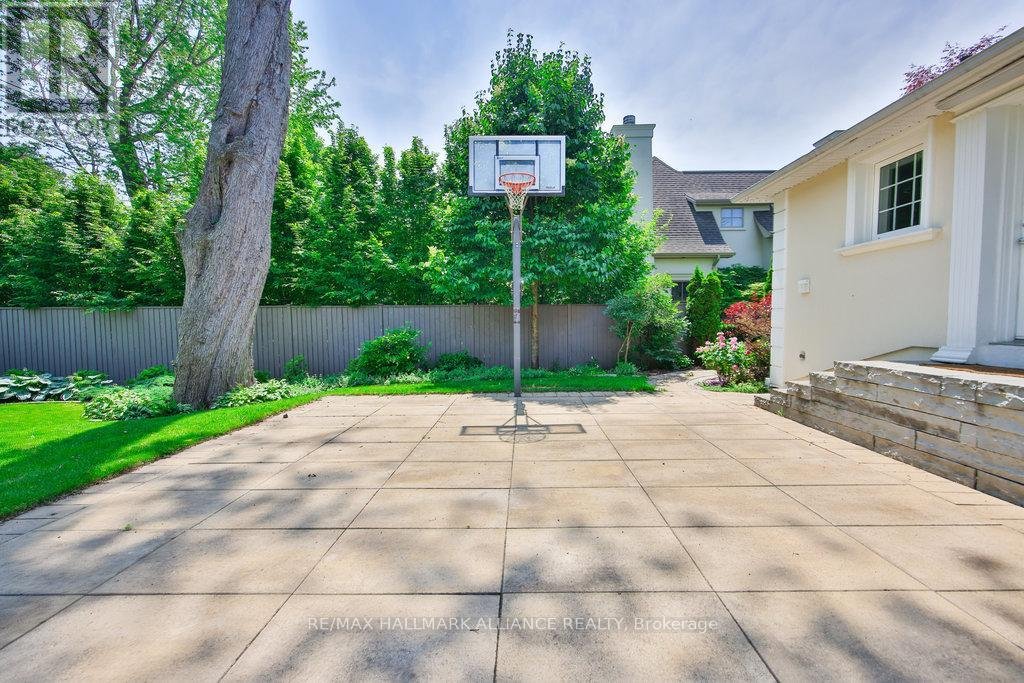 1316 CAMBRIDGE DRIVE - Photo 36